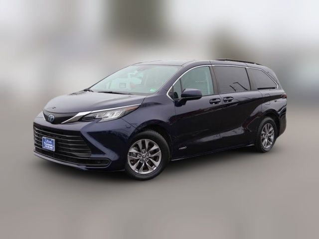 2021 Toyota Sienna LE