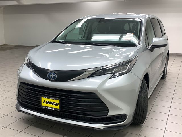 2021 Toyota Sienna LE