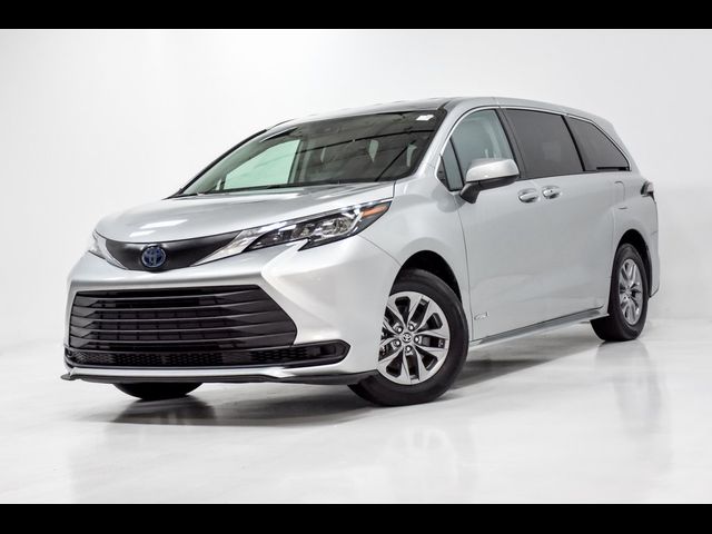 2021 Toyota Sienna LE