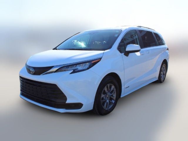 2021 Toyota Sienna LE