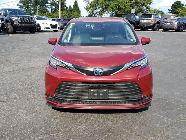 2021 Toyota Sienna LE