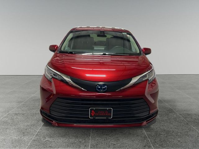 2021 Toyota Sienna LE