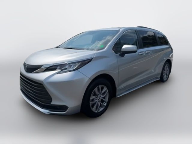 2021 Toyota Sienna LE