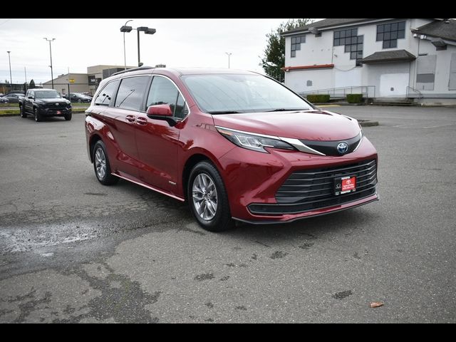 2021 Toyota Sienna LE