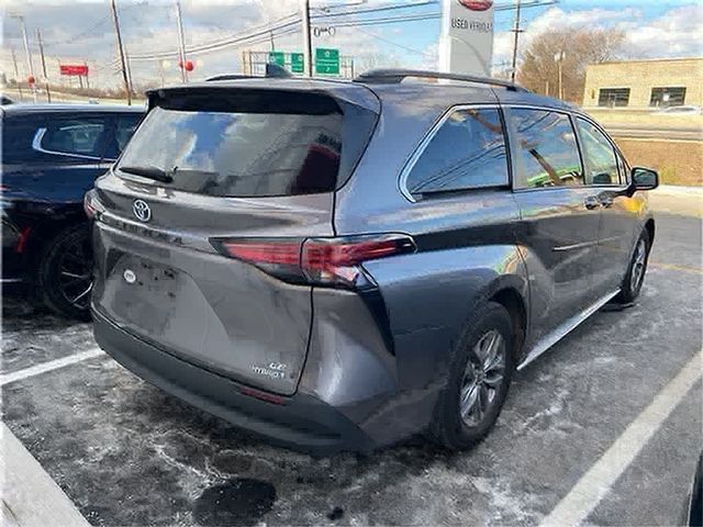 2021 Toyota Sienna LE