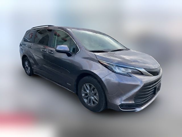 2021 Toyota Sienna LE