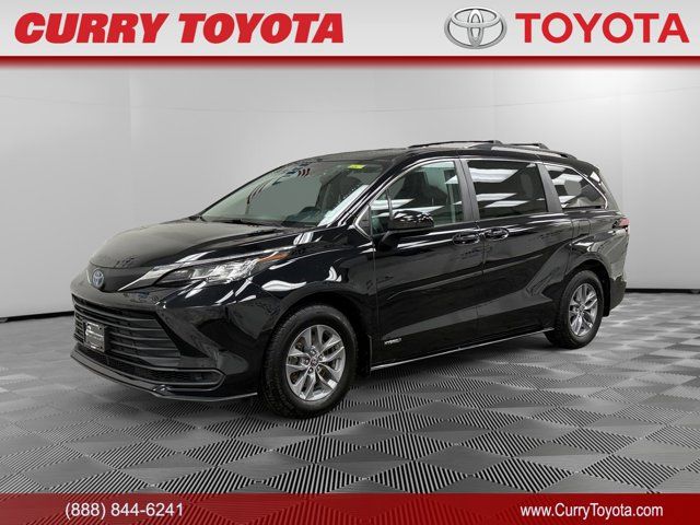 2021 Toyota Sienna LE