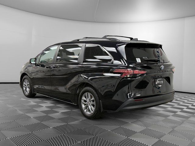 2021 Toyota Sienna LE