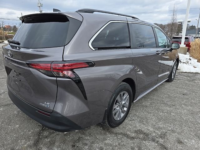 2021 Toyota Sienna LE