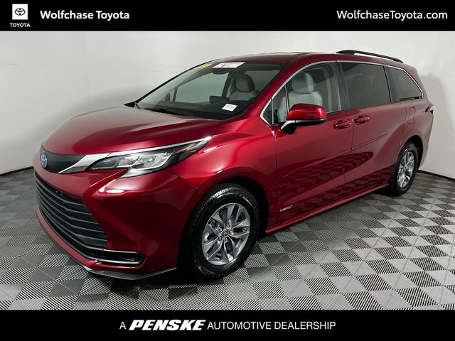 2021 Toyota Sienna LE