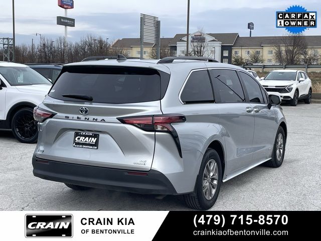 2021 Toyota Sienna LE