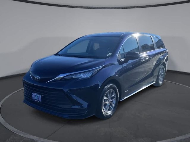 2021 Toyota Sienna LE