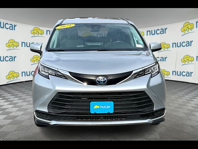 2021 Toyota Sienna LE