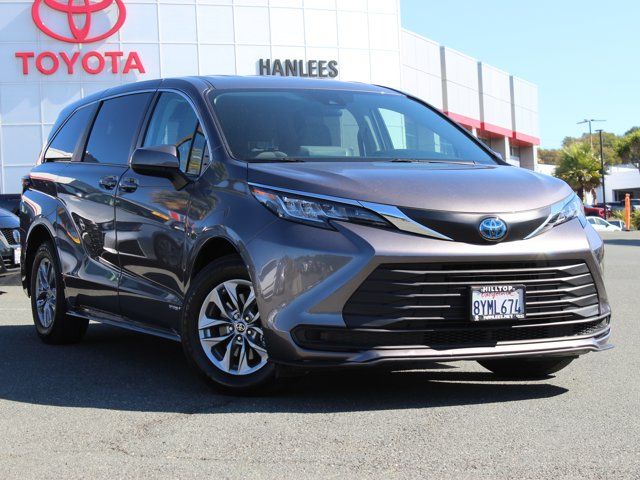 2021 Toyota Sienna LE