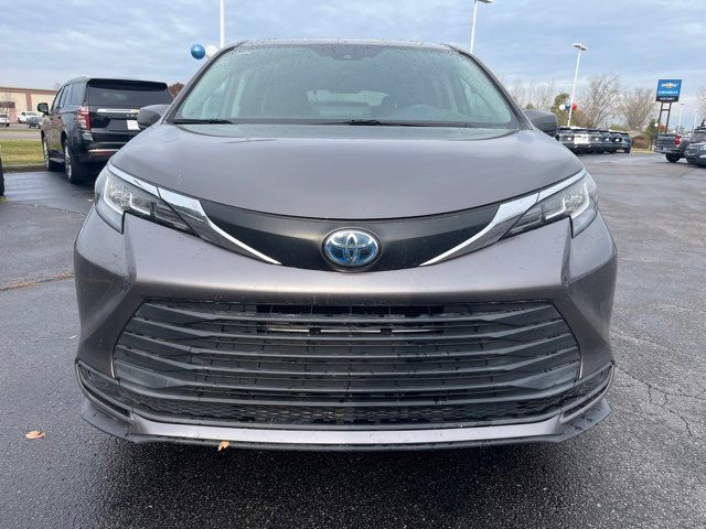 2021 Toyota Sienna LE