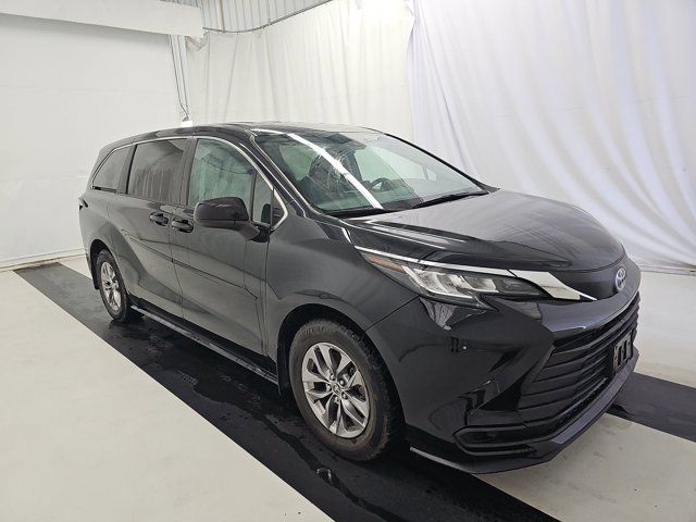 2021 Toyota Sienna LE