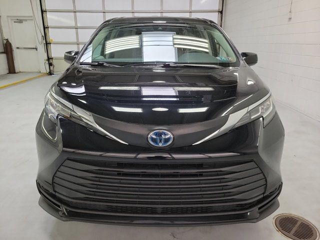 2021 Toyota Sienna LE