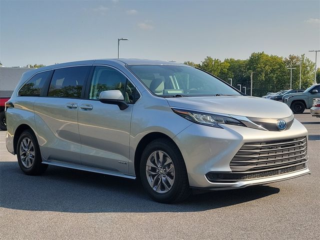 2021 Toyota Sienna LE