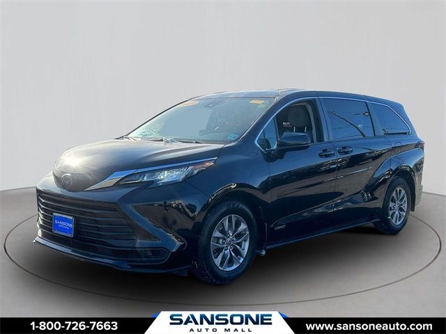 2021 Toyota Sienna LE