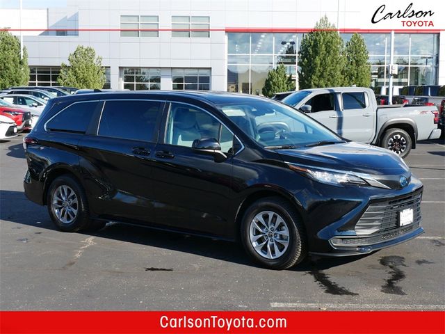 2021 Toyota Sienna LE