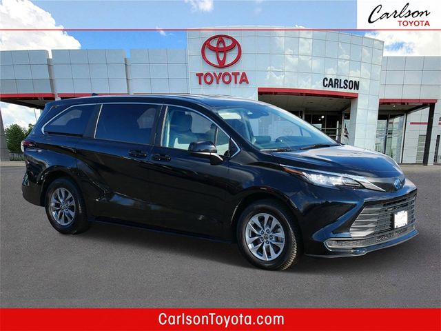 2021 Toyota Sienna LE