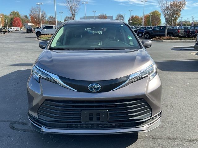 2021 Toyota Sienna LE