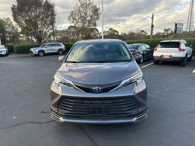 2021 Toyota Sienna LE