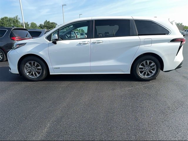 2021 Toyota Sienna LE