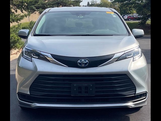 2021 Toyota Sienna LE