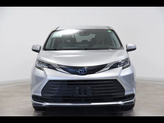 2021 Toyota Sienna LE