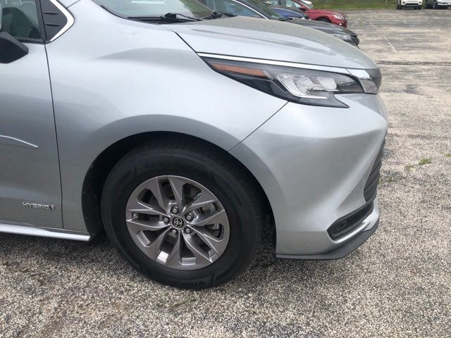 2021 Toyota Sienna LE