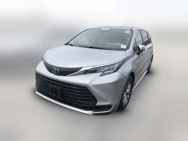 2021 Toyota Sienna LE