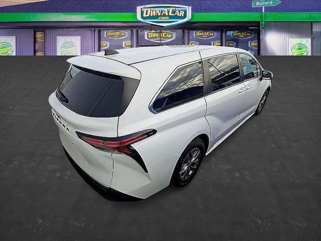 2021 Toyota Sienna LE