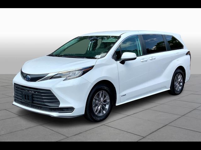 2021 Toyota Sienna LE