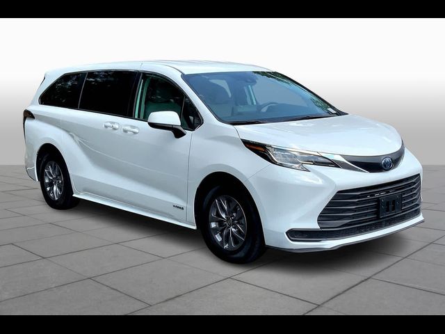 2021 Toyota Sienna LE