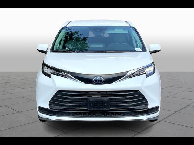 2021 Toyota Sienna LE