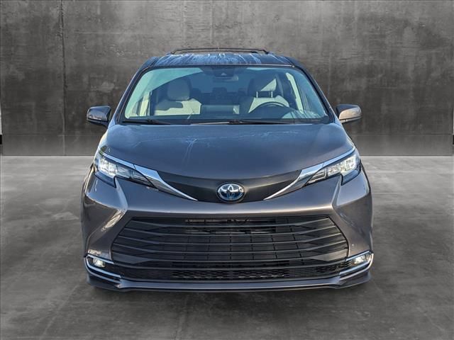 2021 Toyota Sienna LE