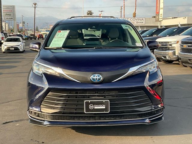 2021 Toyota Sienna LE