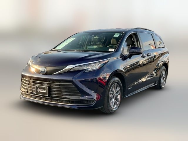 2021 Toyota Sienna LE