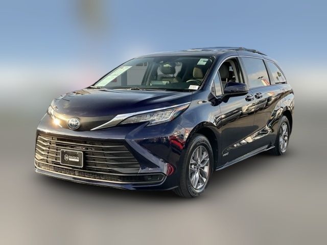 2021 Toyota Sienna LE