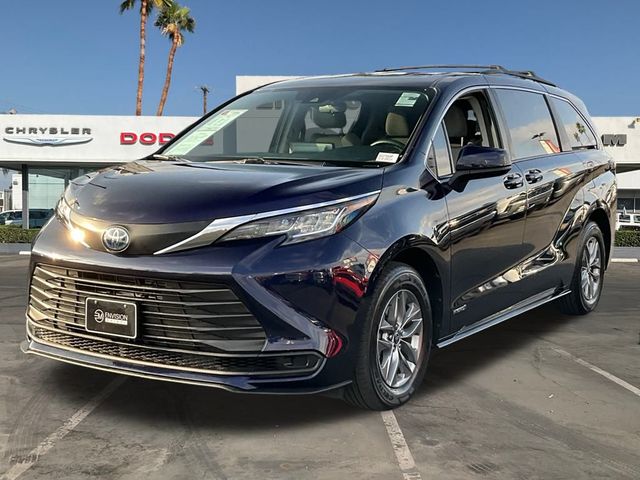 2021 Toyota Sienna LE