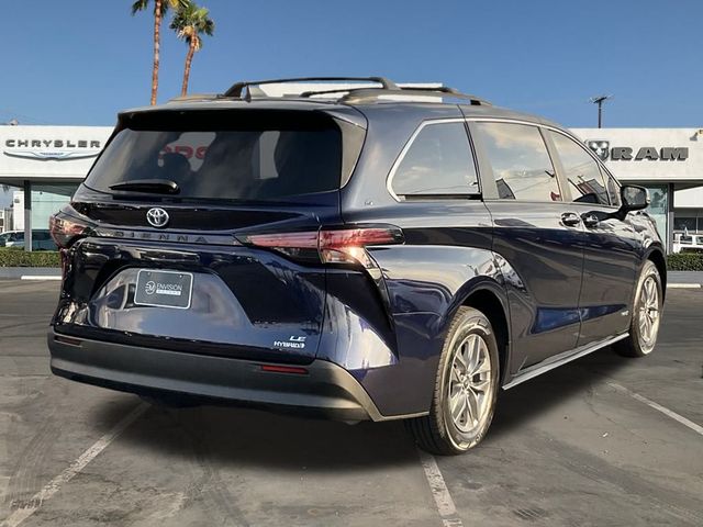 2021 Toyota Sienna LE