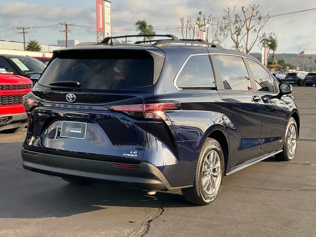 2021 Toyota Sienna LE