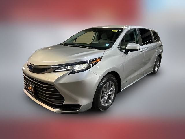 2021 Toyota Sienna LE