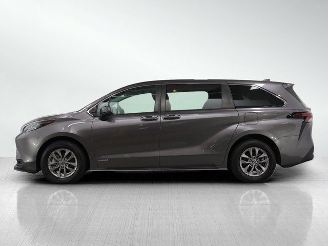 2021 Toyota Sienna LE