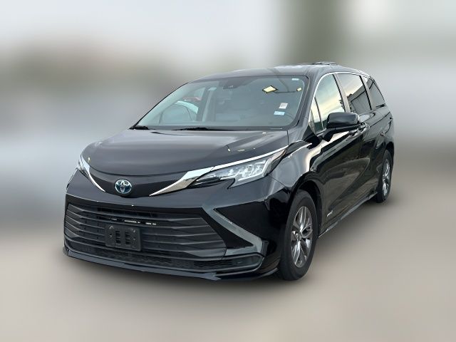 2021 Toyota Sienna LE