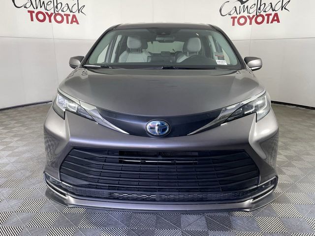 2021 Toyota Sienna LE