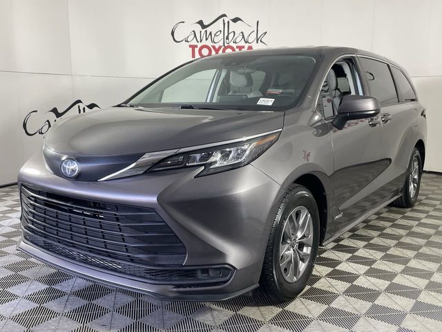 2021 Toyota Sienna LE