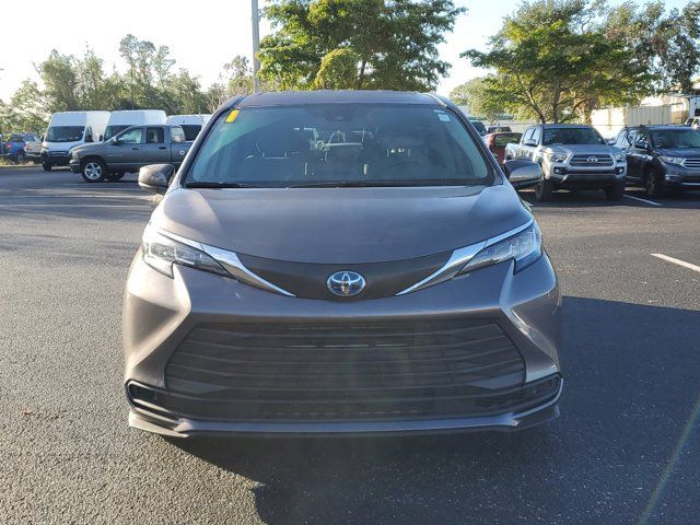 2021 Toyota Sienna LE