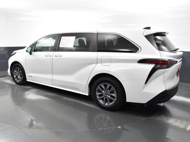 2021 Toyota Sienna LE